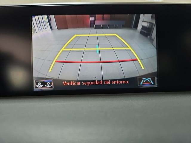 Foto 23 Lexus UX 250h Business 2WD 135 kW (184 CV)