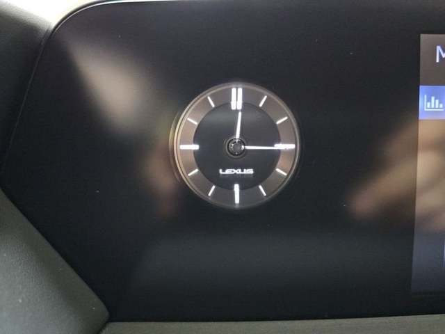 Foto 24 Lexus UX 250h Business 2WD 135 kW (184 CV)