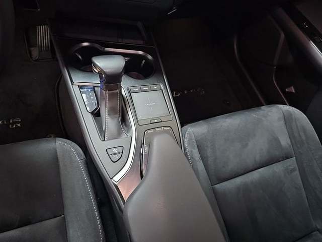 Foto 27 Lexus UX 250h Business 2WD 135 kW (184 CV)