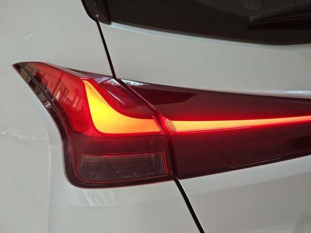 Foto 38 Lexus UX 250h Business 2WD 135 kW (184 CV)