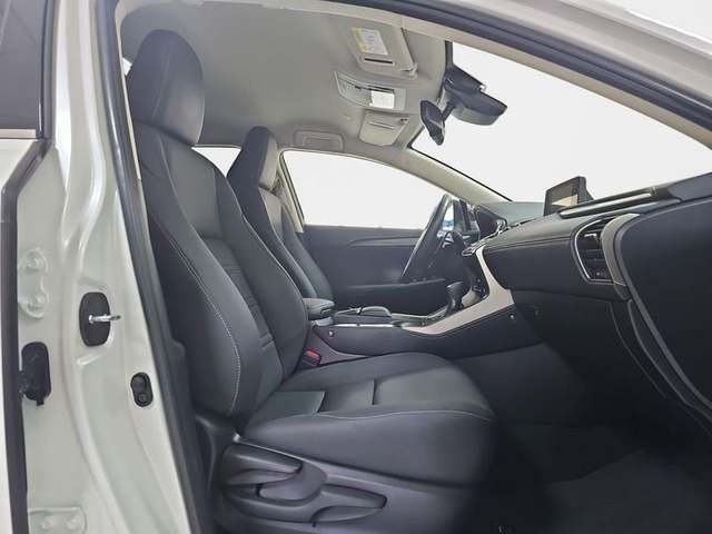 Foto 7 Lexus NX 300h Premium 2WD 145 kW (197 CV)