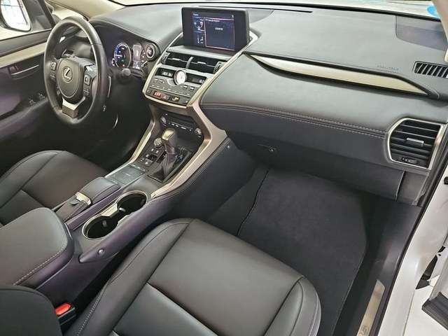 Foto 8 Lexus NX 300h Premium 2WD 145 kW (197 CV)