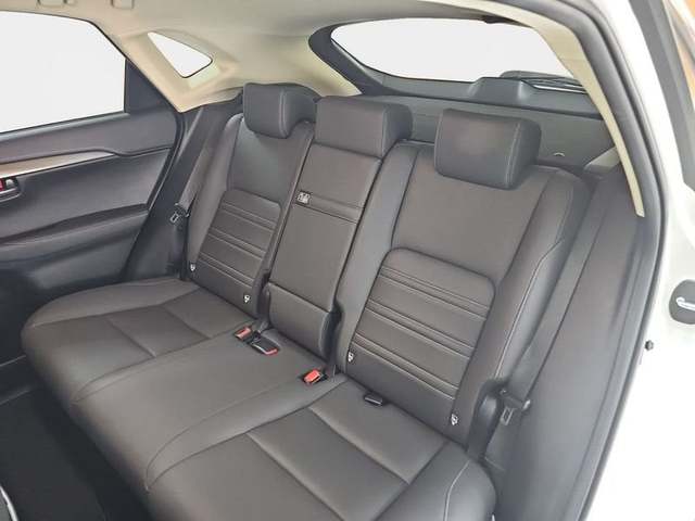 Foto 10 Lexus NX 300h Premium 2WD 145 kW (197 CV)