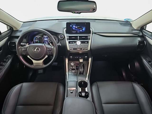 Foto 14 Lexus NX 300h Premium 2WD 145 kW (197 CV)