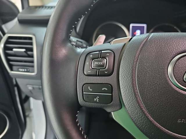 Foto 16 Lexus NX 300h Premium 2WD 145 kW (197 CV)