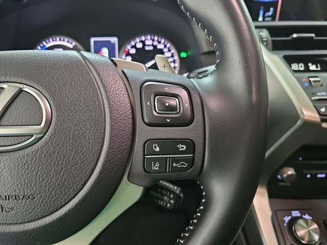 Foto 17 Lexus NX 300h Premium 2WD 145 kW (197 CV)