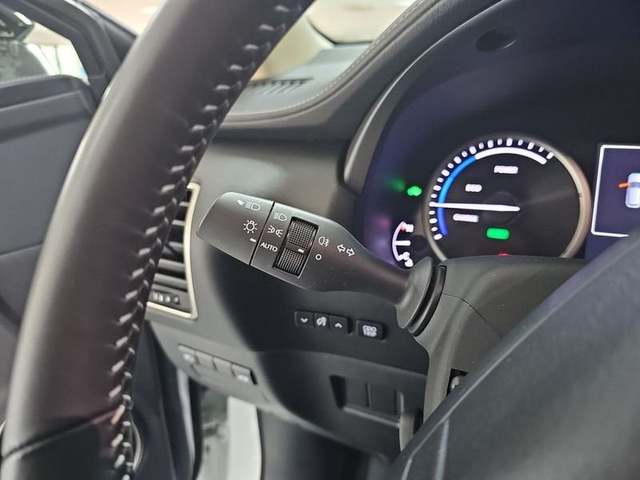 Foto 19 Lexus NX 300h Premium 2WD 145 kW (197 CV)