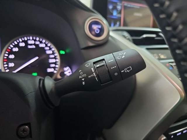 Foto 20 Lexus NX 300h Premium 2WD 145 kW (197 CV)