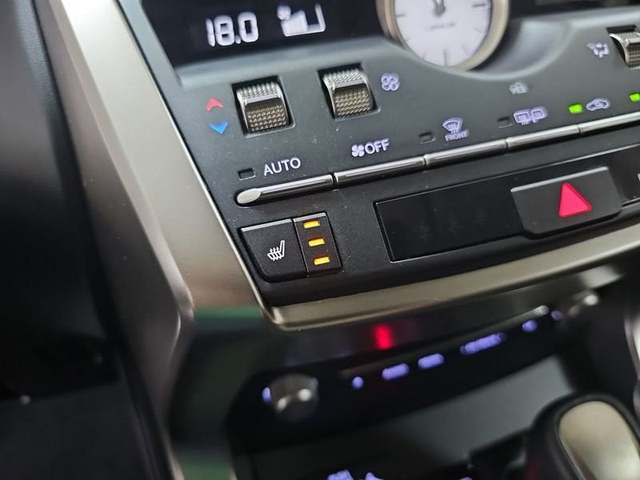 Foto 24 Lexus NX 300h Premium 2WD 145 kW (197 CV)