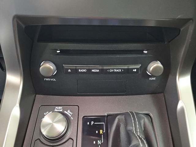 Foto 26 Lexus NX 300h Premium 2WD 145 kW (197 CV)