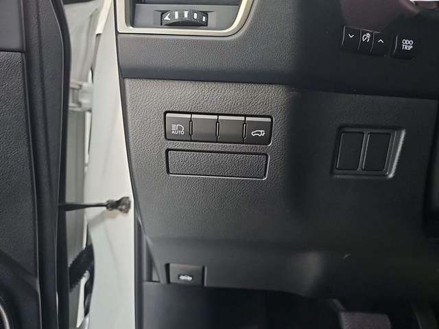 Foto 28 Lexus NX 300h Premium 2WD 145 kW (197 CV)