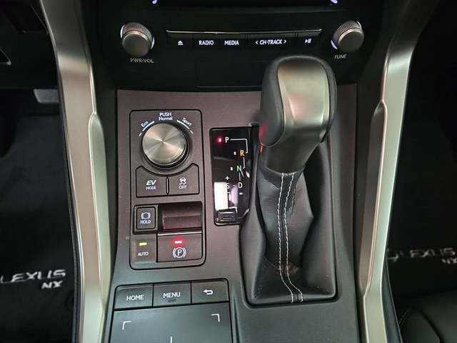 Foto 32 Lexus NX 300h Premium 2WD 145 kW (197 CV)