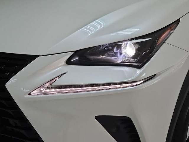 Foto 36 Lexus NX 300h Premium 2WD 145 kW (197 CV)