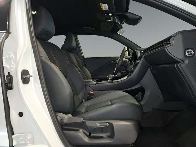 Foto 7 Lexus LBX 1.5 HEV Emotion+ 100 kW (136 CV)