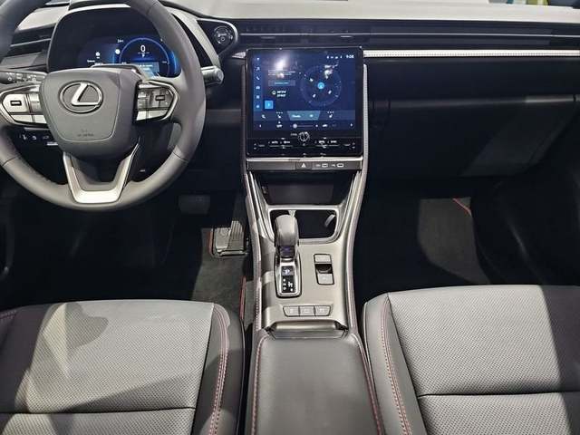 Foto 13 Lexus LBX 1.5 HEV Emotion+ 100 kW (136 CV)