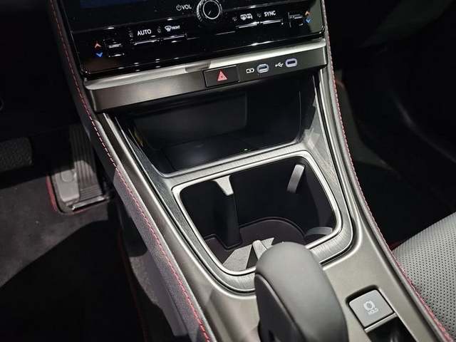 Foto 27 Lexus LBX 1.5 HEV Emotion+ 100 kW (136 CV)