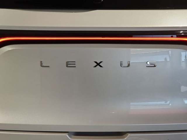 Foto 37 Lexus LBX 1.5 HEV Emotion+ 100 kW (136 CV)