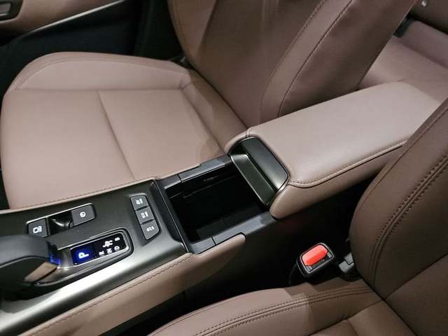 Foto 11 Lexus LBX 1.5 HEV Elegant Plus 100 kW (136 CV)