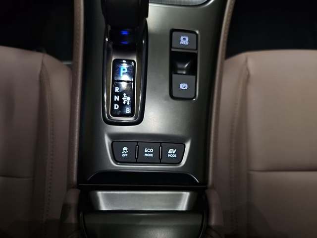 Foto 30 Lexus LBX 1.5 HEV Elegant Plus 100 kW (136 CV)