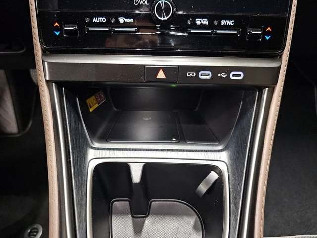 Foto 31 Lexus LBX 1.5 HEV Elegant Plus 100 kW (136 CV)