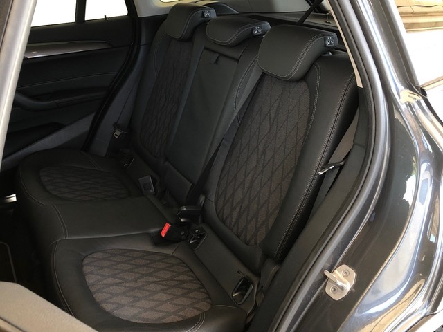 BMW X1 xDrive18d color Gris. Año 2021. 110KW(150CV). Diésel. En concesionario Vehinter Getafe de Madrid