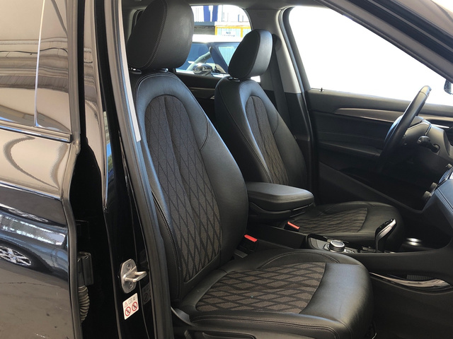 BMW X1 sDrive18d color Negro. Año 2021. 110KW(150CV). Diésel. En concesionario Vehinter Getafe de Madrid