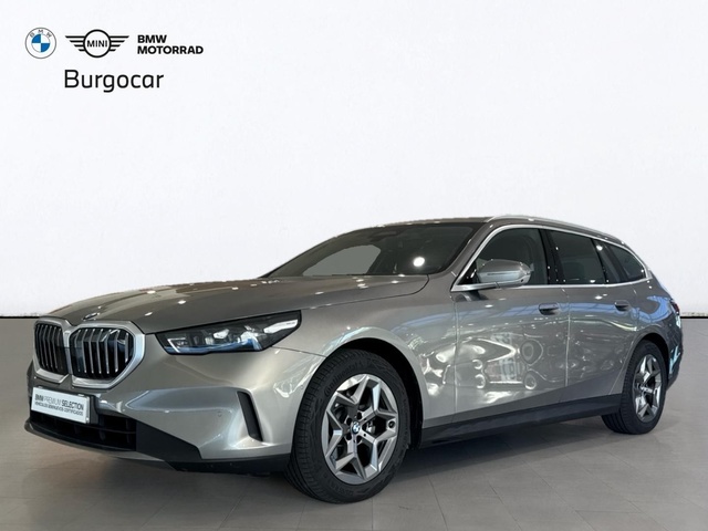 BMW Serie 5 520d Touring color Gris. Año 2024. 145KW(197CV). Diésel. En concesionario Motor Gorbea de Álava