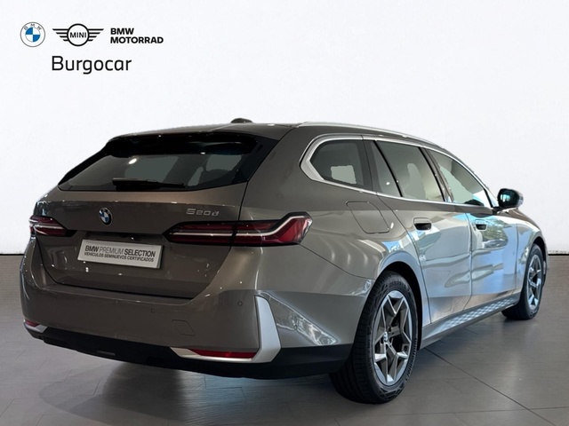 BMW Serie 5 520d Touring color Gris. Año 2024. 145KW(197CV). Diésel. En concesionario Motor Gorbea de Álava
