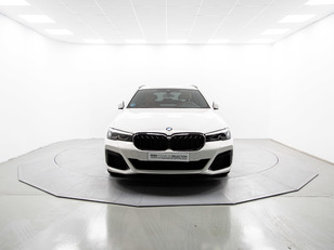 Fotos de BMW Serie 5 520d Touring color Blanco. Año 2024. 140KW(190CV). Diésel. En concesionario Móvil Begar Alicante de Alicante