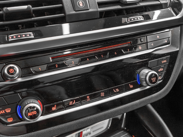 BMW M X3 M color Rojo. Año 2021. 353KW(480CV). Gasolina. En concesionario Caetano Cuzco, Alcalá de Madrid