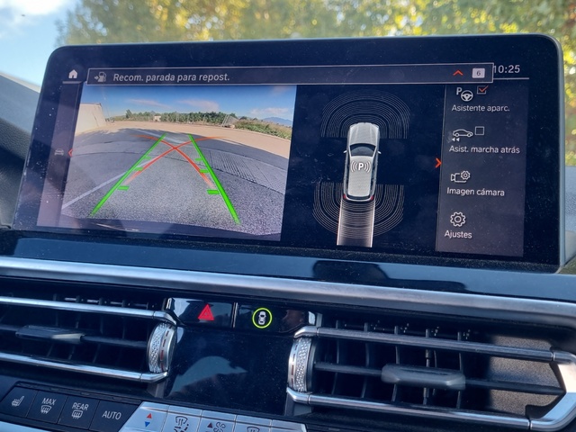 BMW X3 xDrive20d color Gris. Año 2022. 140KW(190CV). Diésel. En concesionario GANDIA Automoviles Fersan, S.A. de Valencia