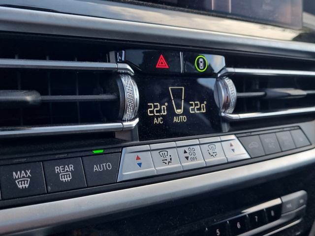 BMW X3 xDrive20d color Gris. Año 2022. 140KW(190CV). Diésel. En concesionario GANDIA Automoviles Fersan, S.A. de Valencia