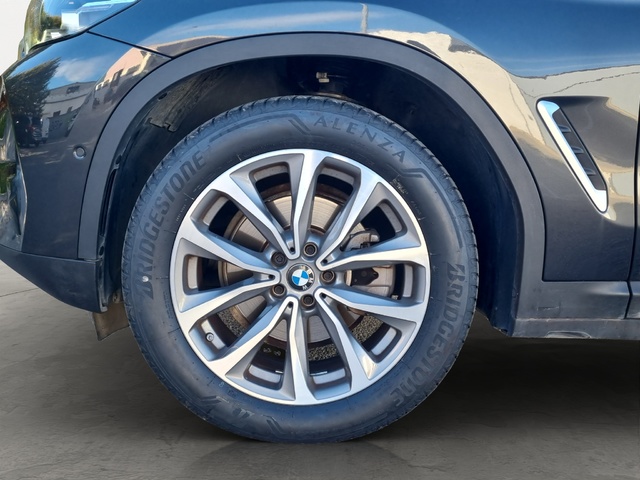 BMW X3 xDrive20d color Gris. Año 2022. 140KW(190CV). Diésel. En concesionario GANDIA Automoviles Fersan, S.A. de Valencia