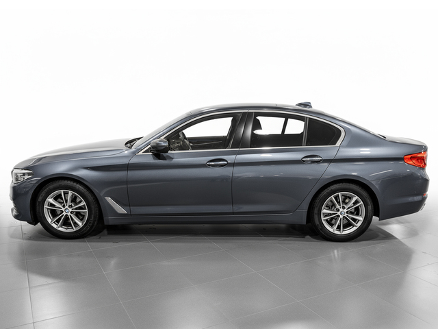 BMW Serie 5 520d color Azul. Año 2017. 140KW(190CV). Diésel. En concesionario Caetano Cuzco, Alcalá de Madrid