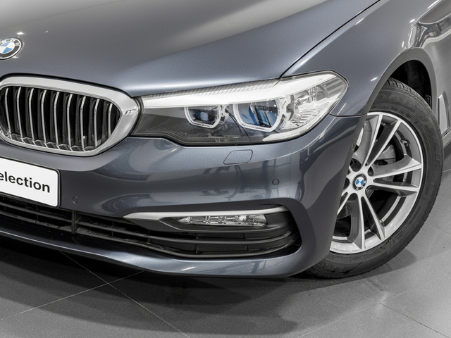 BMW Serie 5 520d color Azul. Año 2017. 140KW(190CV). Diésel. En concesionario Caetano Cuzco, Alcalá de Madrid