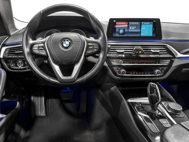 BMW Serie 5 520d color Azul. Año 2017. 140KW(190CV). Diésel. En concesionario Caetano Cuzco, Alcalá de Madrid
