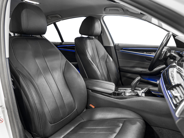 BMW Serie 5 520d color Azul. Año 2017. 140KW(190CV). Diésel. En concesionario Caetano Cuzco, Alcalá de Madrid