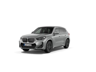 Fotos de BMW X1 sDrive18i color Gris Plata. Año 2023. 100KW(136CV). Gasolina. En concesionario Barcelona Premium -- GRAN VIA de Barcelona