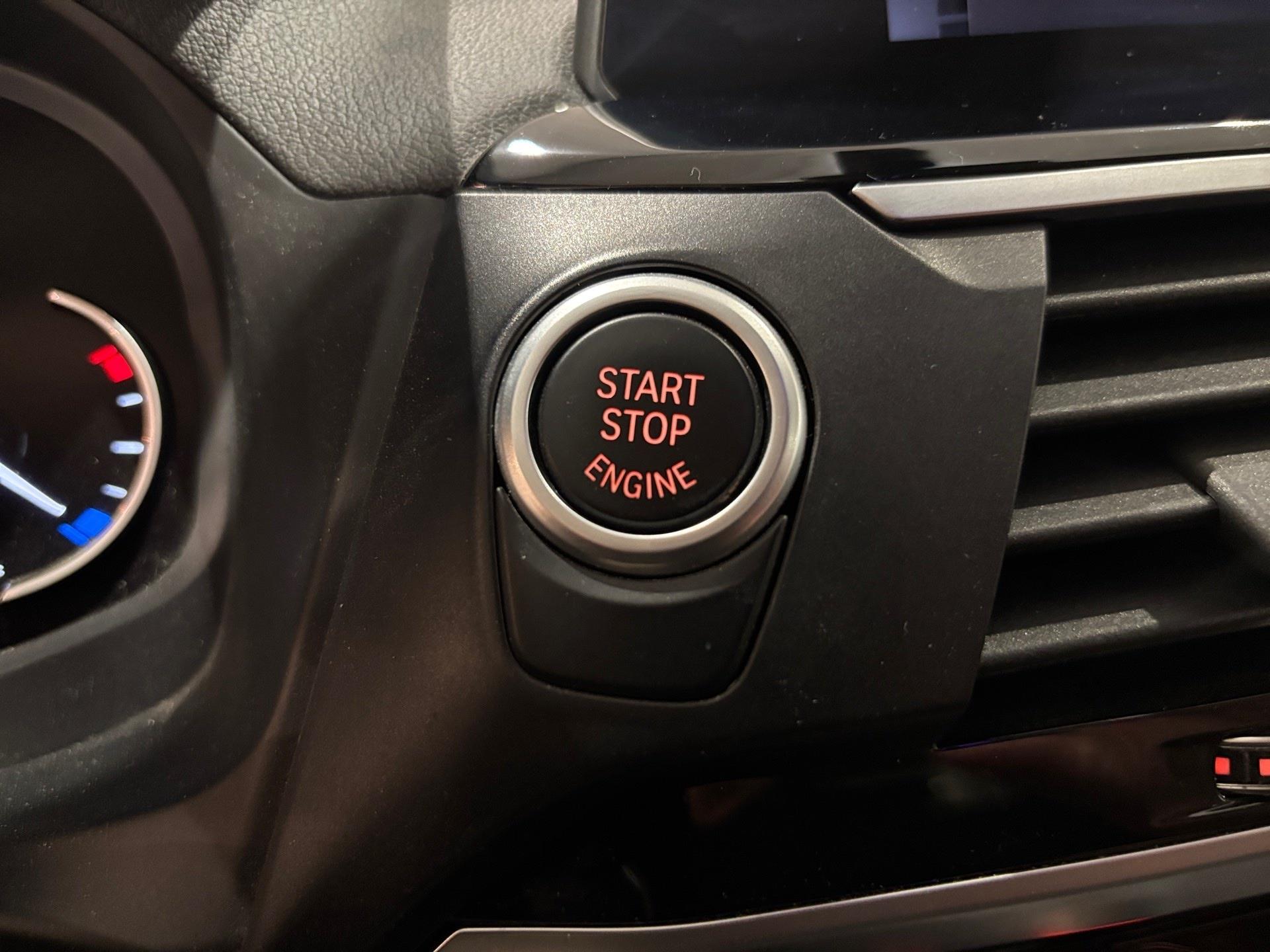 BMW X4 xDrive20d color Azul. Año 2021. 140KW(190CV). Diésel. En concesionario Automotor Costa, S.L.U. de Almería