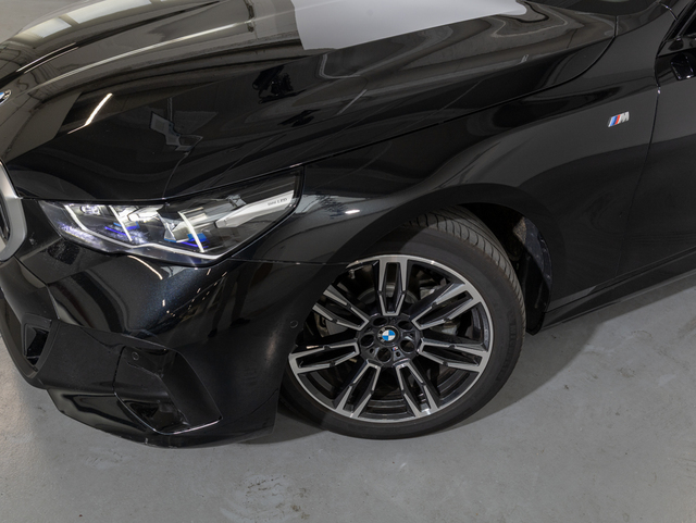 BMW Serie 5 520d color Negro. Año 2024. 145KW(197CV). Diésel. En concesionario Proa Premium Palma de Illes Balears