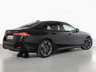 Fotos de BMW Serie 5 520d color Negro. Año 2024. 145KW(197CV). Diésel. En concesionario Augusta Aragon S.A. de Zaragoza