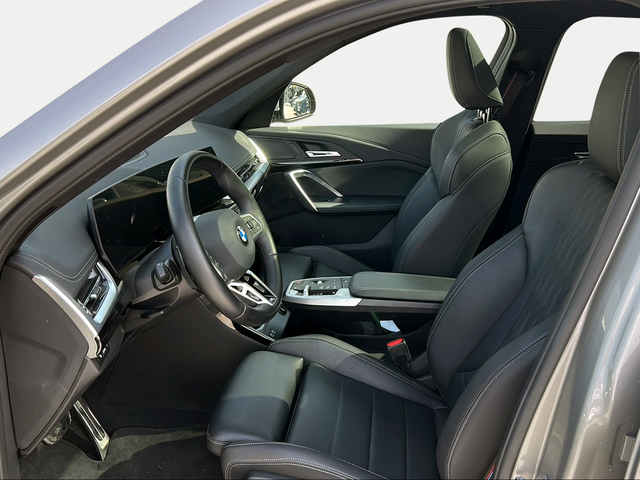 BMW X1 sDrive20i color Gris Plata. Año 2024. 125KW(170CV). Gasolina. En concesionario San Pablo Motor | Su Eminencia de Sevilla