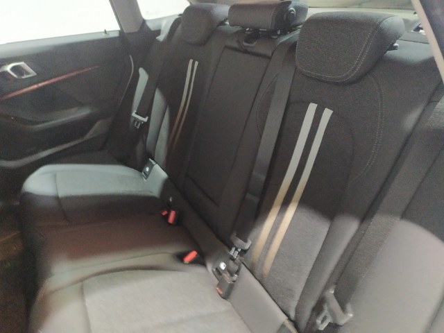 BMW Serie 2 218i Gran Coupe color Blanco. Año 2022. 103KW(140CV). Gasolina. En concesionario Hispamovil Elche de Alicante