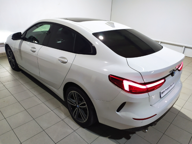 BMW Serie 2 218i Gran Coupe color Blanco. Año 2022. 103KW(140CV). Gasolina. En concesionario Hispamovil Elche de Alicante