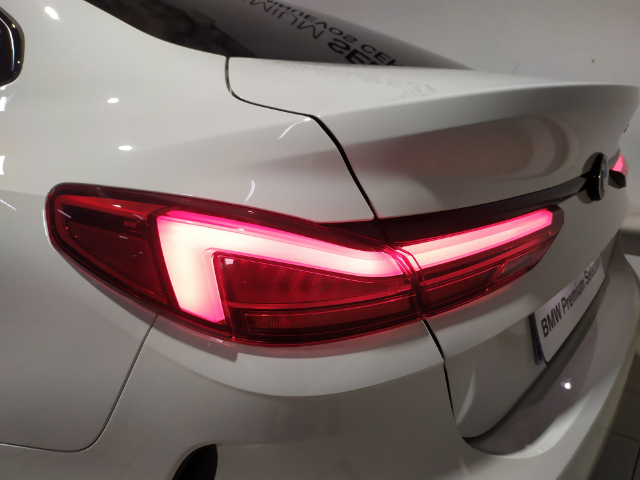 BMW Serie 2 218i Gran Coupe color Blanco. Año 2022. 103KW(140CV). Gasolina. En concesionario Hispamovil Elche de Alicante