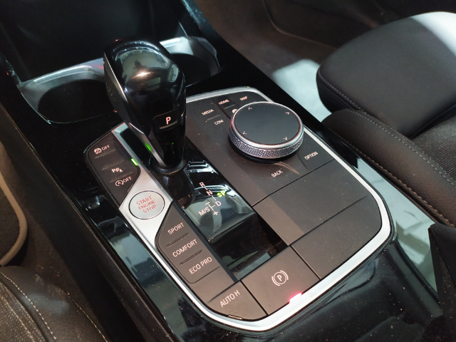 BMW Serie 2 218i Gran Coupe color Blanco. Año 2022. 103KW(140CV). Gasolina. En concesionario Hispamovil Elche de Alicante