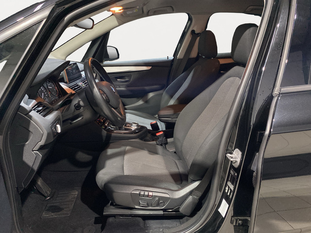 BMW Serie 2 218d Active Tourer color Negro. Año 2021. 110KW(150CV). Diésel. En concesionario Hispamovil Elche de Alicante