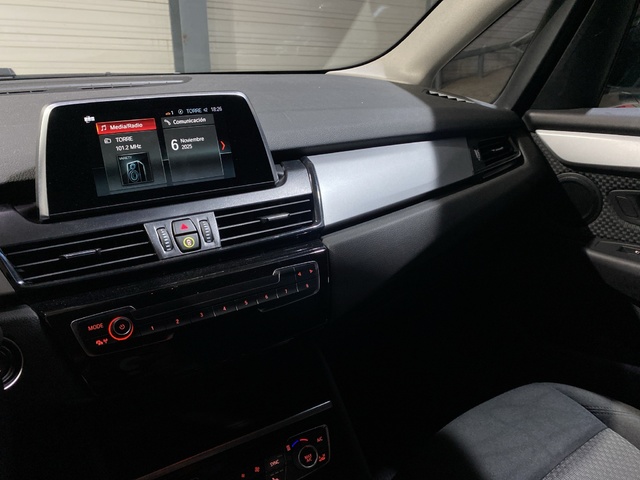 BMW Serie 2 218d Active Tourer color Negro. Año 2021. 110KW(150CV). Diésel. En concesionario Hispamovil Elche de Alicante