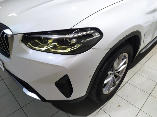 BMW X3 sDrive18d color Blanco. Año 2022. 110KW(150CV). Diésel. En concesionario Hispamovil Elche de Alicante