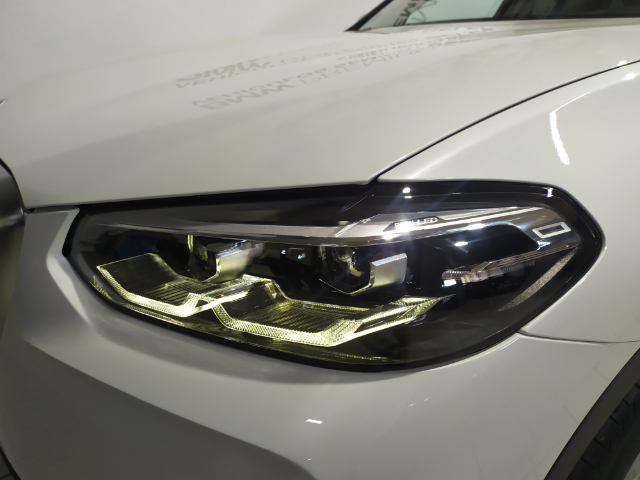 BMW X3 sDrive18d color Blanco. Año 2022. 110KW(150CV). Diésel. En concesionario Hispamovil Elche de Alicante